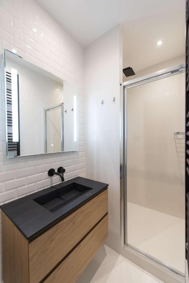 Apartment Martin' S Door Paris